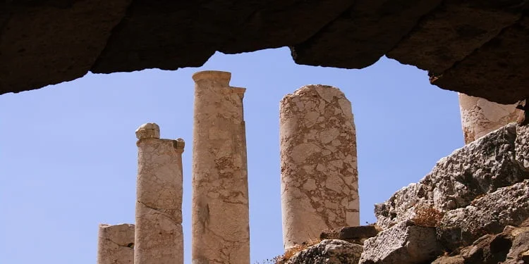 Top 10 Ancient Places to Travel in India