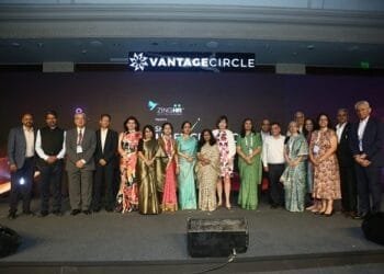 Ms Achal Khanna, CEO of SHRM India, APAC and MENA with Jury for the Awards