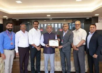 K Paul Thomas MD CEO of ESAF Small Finance Bank receiving the ESG Certificate from Rohit Inamdar CEO of CARE ESG Ratings Ltd