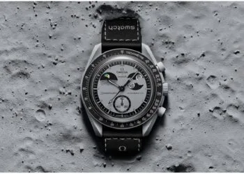 Bioceramic MoonSwatch MISSION TO EARTHPHASE