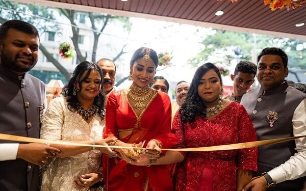 L to R Abhishek Chanda Director CapsGold Group Sowmya Shriya Saran Shravan Kumar Managing Partner Kalasha Fine Jewels BNG Store and Sukruthi | International Khabar L to R Abhishek Chanda Director CapsGold Group Sowmya Shriya Saran Shravan Kumar Managing Partner Kalasha Fine Jewels BNG Store and Sukruthi