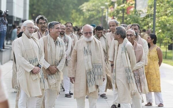 Padma Shri Awardee Sitanshu Yashaschandra Urges Graduates to Question Beliefs Use Language with Sensitivity at Ahmedabad Universitys 15th Convocation | International Khabar Padma Shri Awardee Sitanshu Yashaschandra Urges Graduates to Question Beliefs, Use Language with Sensitivity at Ahmedabad University’s 15th Convocation
