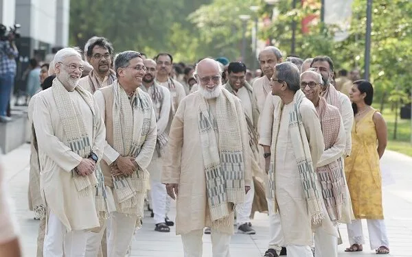 Padma Shri Awardee Sitanshu Yashaschandra Urges Graduates to Question Beliefs Use Language with Sensitivity at Ahmedabad Universitys 15th Convocation | International Khabar Padma Shri Awardee Sitanshu Yashaschandra Urges Graduates to Question Beliefs, Use Language with Sensitivity at Ahmedabad University’s 15th Convocation