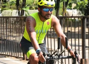BHIVE Founder CEO Shesh Rao Paplikar Becomes the Worldaposs First Flex Workspace Founder to Complete Ironman 703 | International Khabar BHIVE Founder & CEO, Shesh Rao Paplikar Becomes the World's First Flex Workspace Founder to Complete Ironman 70.3