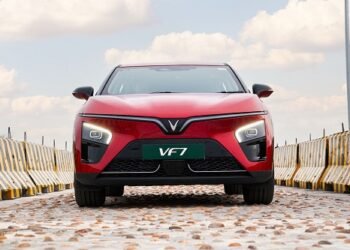 Hot and Happy: The VinFast VF 7 has Three Tricks Up its Sleeve for Beating the Heat