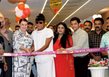 Cristiano Ronaldoaposs Sister Elma Aveiro Visits Chemmanur International Jewellers Keralam | International Khabar Cristiano Ronaldo's Sister Elma Aveiro Visits Chemmanur International Jewellers, Keralam